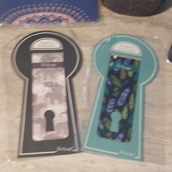 Thirty-One Lot - Picture 6 of 6